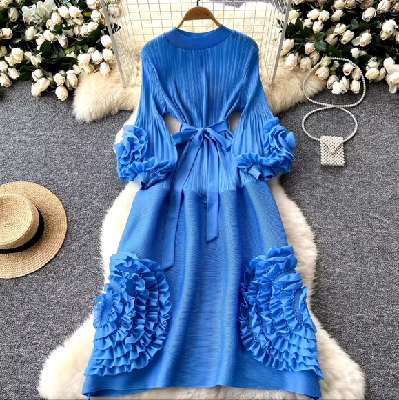 Women's Pleated Lace Elegant Temperament Lace Up Puff Sleeves High Waisted Dress - Picture 8 of 10